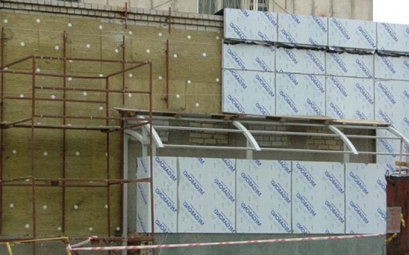 Технология мокрого фасада: утепление и классическое оформление стен